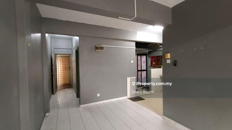 Apartment for Sale in Pangsapuri Putra Raya by Sharil Routh - iProperty.com.my