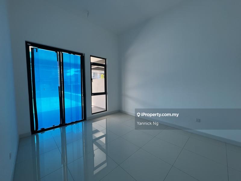 Rumah Berkembar untuk Dijual di Hampton residence, Sungai Buloh oleh Yannick Ng - iProperty.com.my