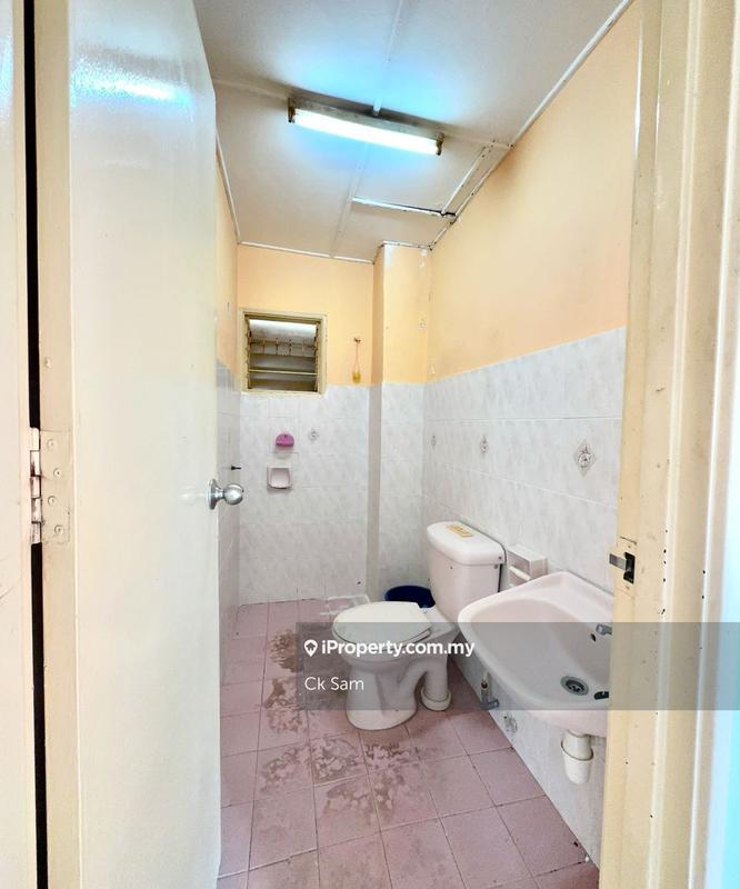 Apartment for Sale in Pangsapuri Sri Alpinia by Ck Sam - iProperty.com.my