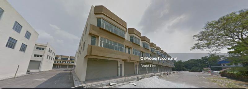 For Sale - ( Endlot ROI 4.2% ) Rawang Integrated Industrial Park 3Storey Shop For Sale
