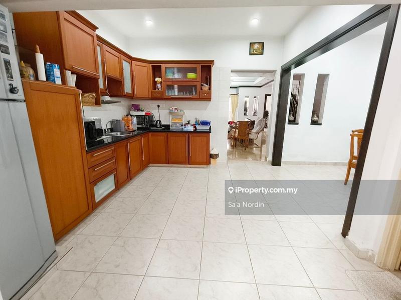 Rumah Berangkai 2 Tingkat untuk Dijual di Bukit Jelutong, Shah Alam oleh Sa'a Nordin - iProperty.com.my