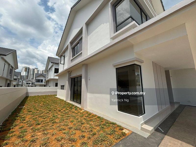 Rumah Berkembar untuk Dijual di Cyber 10, Cyberjaya oleh Yannick Ng - iProperty.com.my