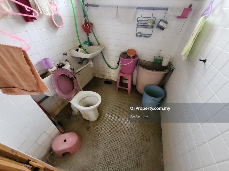 Semi-Detached House for Sale in Taman Overseas Union (Taman Oug), Jalan Klang Lama (Old Klang Road) by BoBo Lee - iProperty.com.my