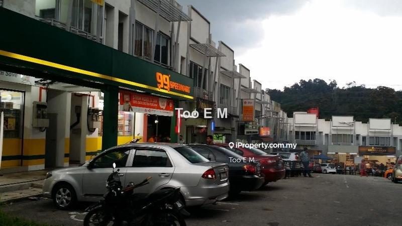Rumah Bandar untuk Dijual di Taman Amansiara, Rawang oleh Too E M - Amansiara Community Shops - Night - iProperty.com.my