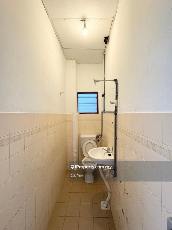 Rumah Pangsa untuk Dijual di Taman Sri Kuching oleh Ck Yee - iProperty.com.my