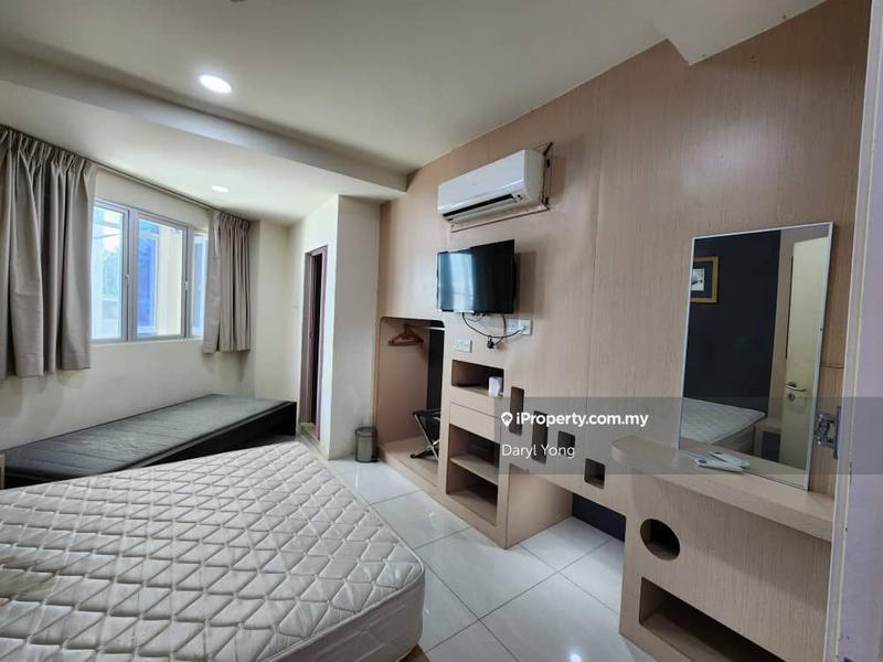 For Rent - VALUE DEAL: 4 Storey Corner lot Hotel for RENT