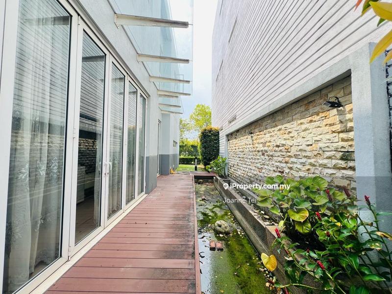 Bungalow House for Sale in Lakefront Villa, Cyberjaya by Joanne Tei - iProperty.com.my