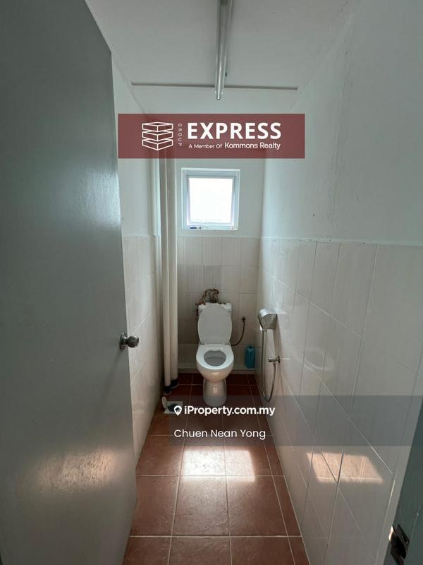 Kedai untuk Dijual di Lutong, Miri oleh Sam Yong - Bathroom - iProperty.com.my