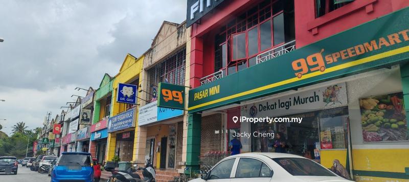 For Rent - Bandar Tun Hussein Onn, Corner 2 Sty Facing Main Road
