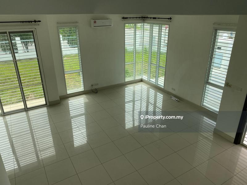 Rumah Berkembar untuk Dijual di Serdang, Seri Kembangan oleh Pauline Chan - iProperty.com.my