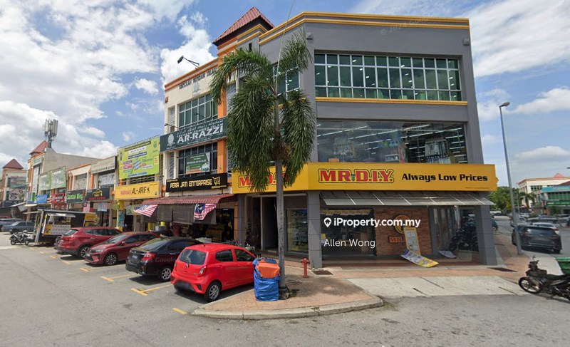 For Sale - Bandar Baru Bangi Seksyen 7 2 Storey Shop Lot High ROI Hot Area Fully Tenanted