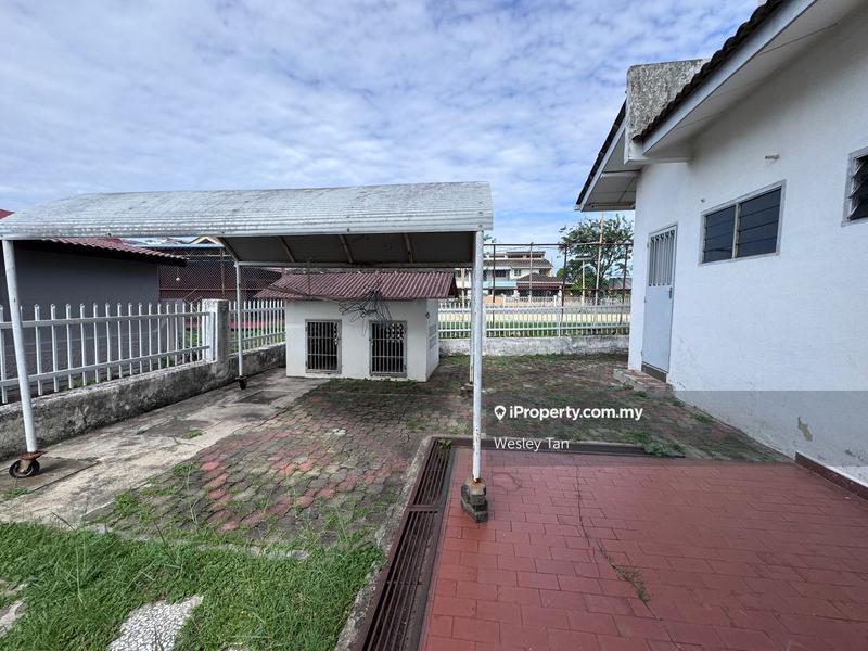 Bungalow House for Sale in Taman Sinn, Ujong Pasir by Wesley Tan - iProperty.com.my