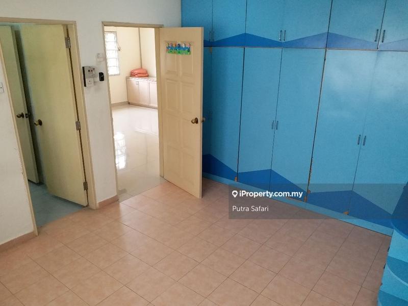 Rumah Berkembar untuk Dijual di Seksyen 9, Shah Alam oleh Putra Safari - iProperty.com.my