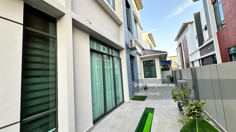 Semi-Detached House for Sale in Bandar Bukit Tinggi, Klang by Jason Chong - iProperty.com.my