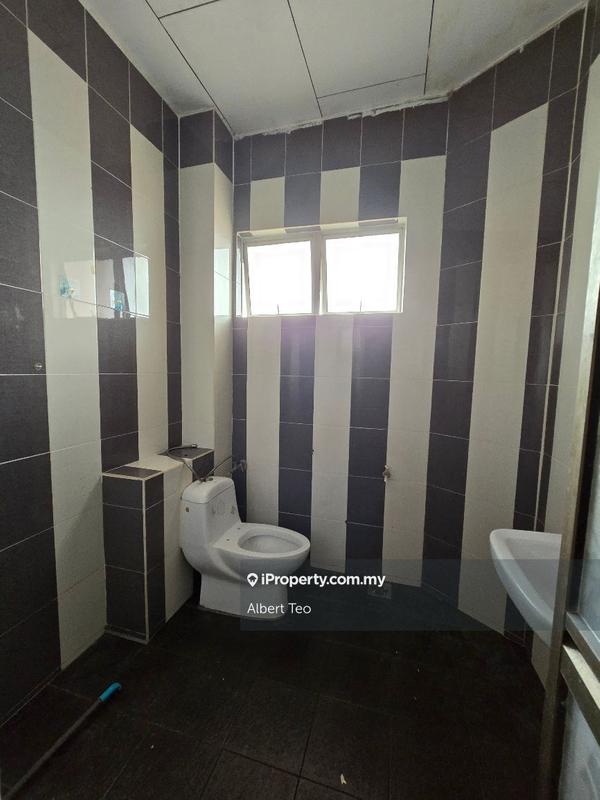 Rumah Berangkai 2 Tingkat untuk Dijual di Taman Bukit Flora 2, Batu Pahat oleh Albert Teo - iProperty.com.my