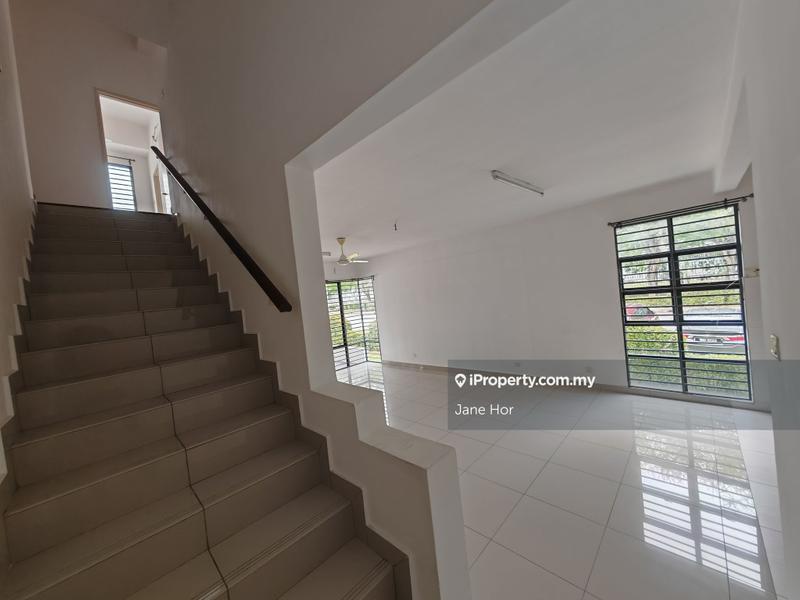 Townhouse for Sale in 16 Sierra, Puchong by Jane Hor - iProperty.com.my