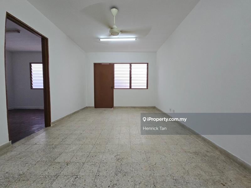 Flat for Sale in Pangsapuri SS8 Kelana Jaya by Henrick Tan - iProperty.com.my
