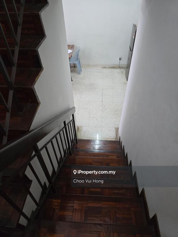 Rumah Teres 2-Tingkat untuk Dijual di Taman Serdang Raya, Seri Kembangan oleh Choo Vui Hong - iProperty.com.my