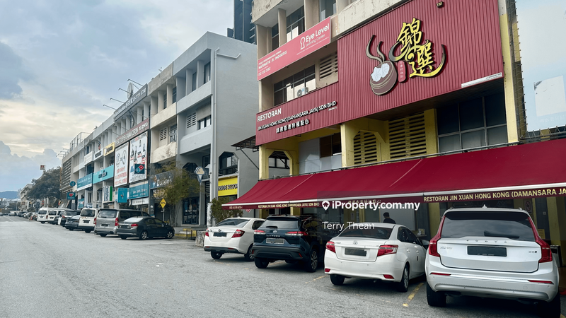 For Sale - 4 Storey Shop @ Damansara Jaya , Good Buy for Invest & Prime Location