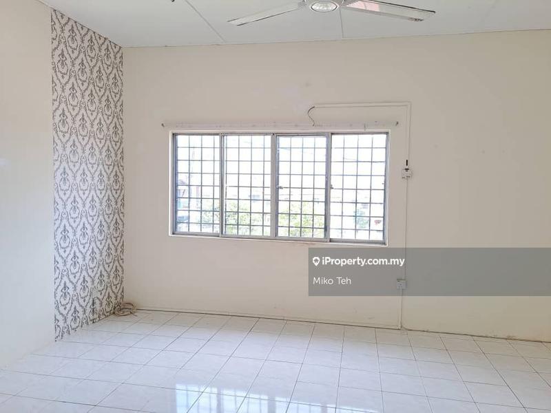 Semi-Detached House for Sale in Taman Pinggiran Putra, Seri Kembangan by Miko Teh - iProperty.com.my