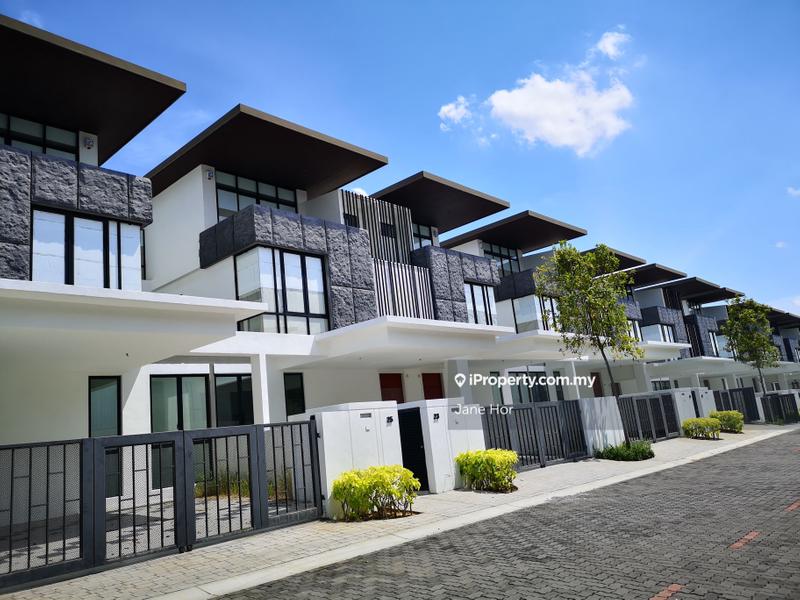 Rumah Berangkai 3 Tingkat untuk Dijual di 16 Sierra, Puchong oleh Jane Hor - iProperty.com.my