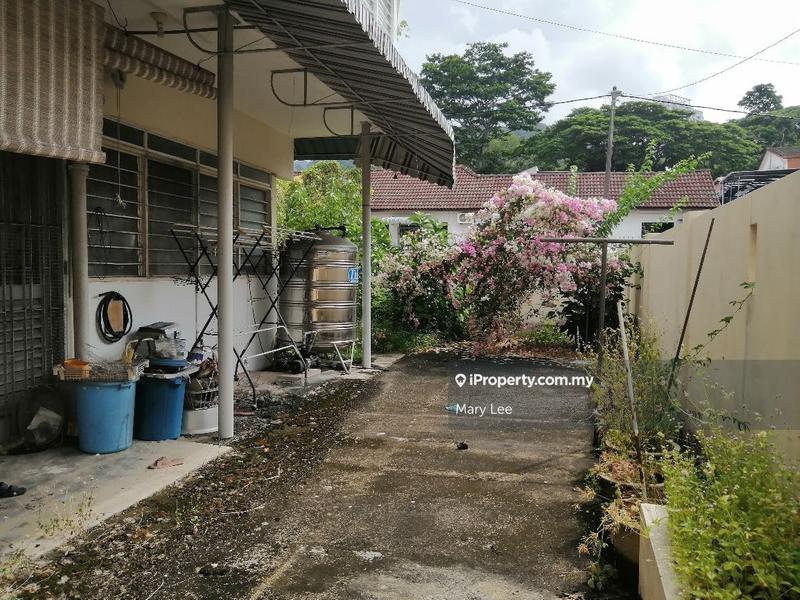 Semi-Detached House untuk Dijual di Mount Erskine, Tanjung Tokong oleh Mary Lee - Back yard - iProperty.com.my