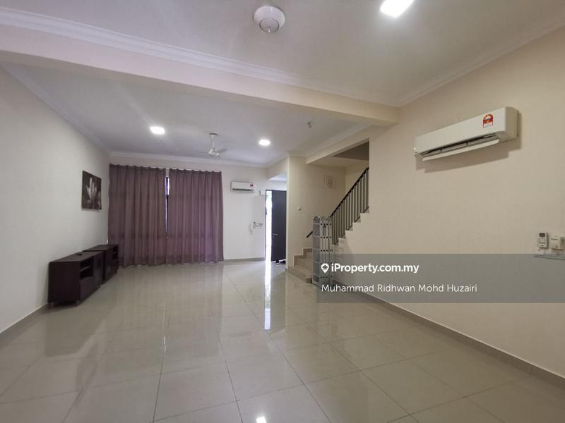 Rumah Berangkai 2.5 Tingkat untuk Dijual di Dengkil, Selangor oleh Muhammad Ridhwan Mohd Huzairi - iProperty.com.my