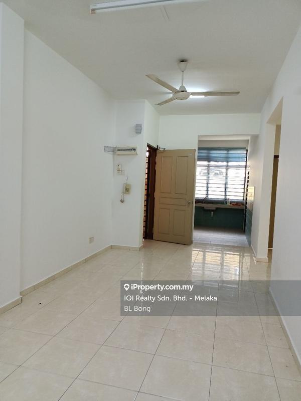 Pangsapuri untuk Dijual di Pangsapuri Bukit Beruang Permai (University Green) oleh BL Bong - iProperty.com.my