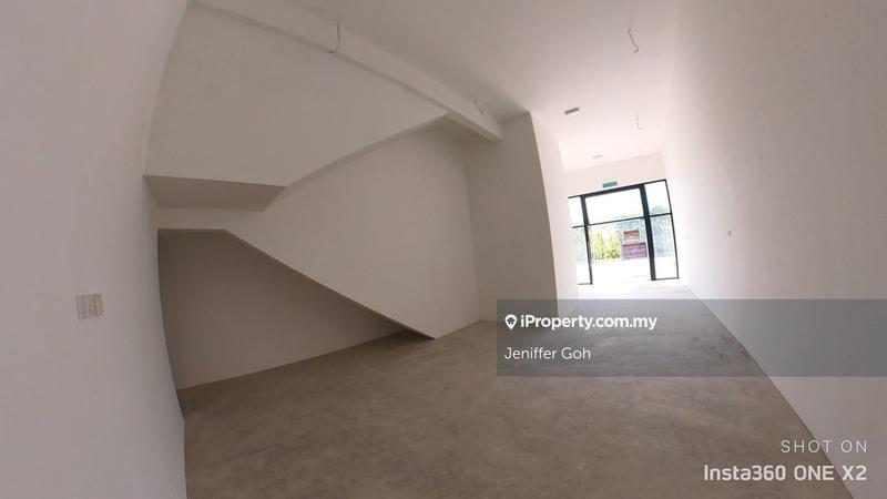 For Sale - 3 storey shop office with individual lift for sale