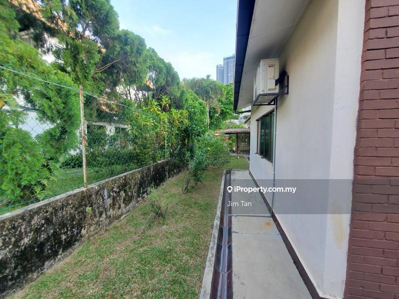 Bungalow House for Sale in Taman Sri Sentosa, Jalan Klang Lama (Old Klang Road) by Jim Tan - iProperty.com.my