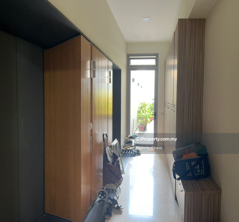 For Sale - 2 Hampshire