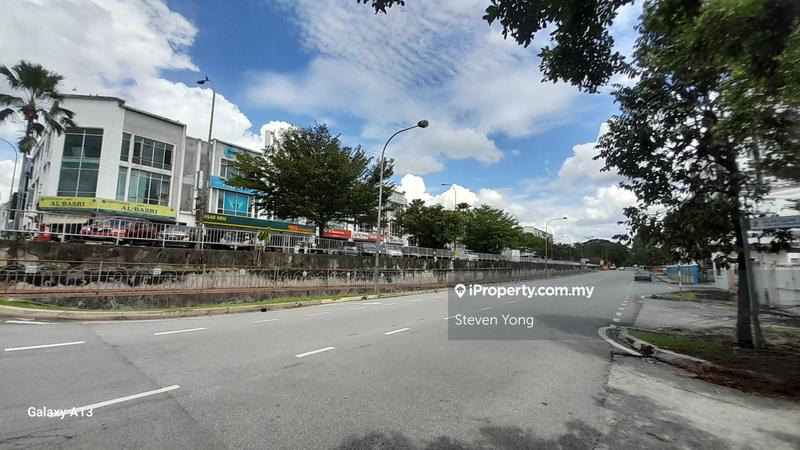Commercial Semi-D for Sale in Taman Equine, Seri Kembangan by Steven Yong - iProperty.com.my