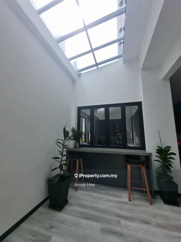 Bungalow House untuk Dijual di Taman Putra Pogun 3 Storey Link Bungalow House, Kota Kinabalu oleh Annie Hee - iProperty.com.my