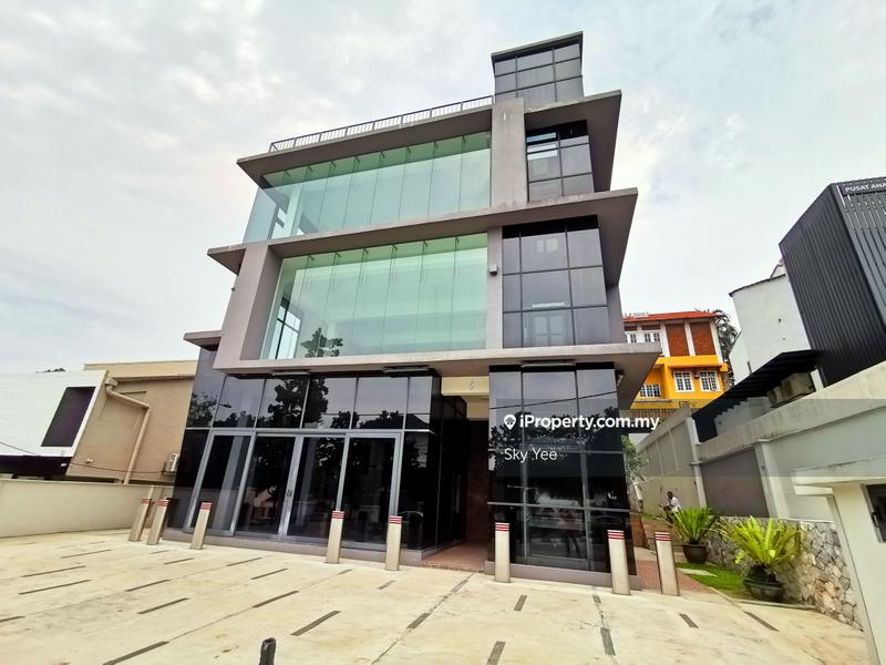 For Rent - Renovated & Ready Move In- Commercial Bungalow with Lift for Rent at Jalan Maarof, Jalan Telawi