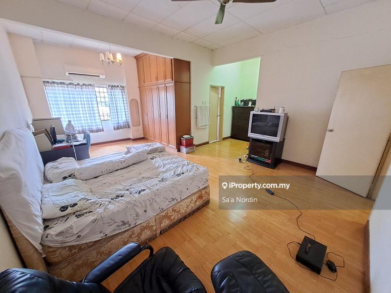 Rumah Berangkai 2 Tingkat untuk Dijual di Bukit Jelutong, Shah Alam oleh Sa'a Nordin - iProperty.com.my