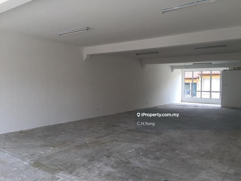 Pejabat untuk Disewa di Bandar Putra Permai, Seri Kembangan oleh C.H.Yong - iProperty.com.my