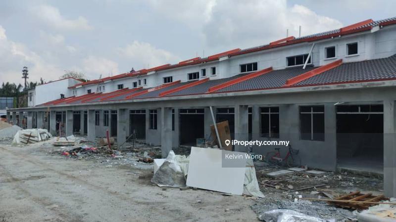 Rumah Berangkai 1.5 Tingkat untuk Dijual di Jalan Helang,Jalan Kebun, Telok Panglima Garang, Shah Alam oleh Kelvin Wong - iProperty.com.my