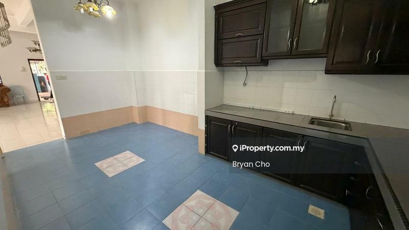 Rumah Berangkai 2 Tingkat untuk Dijual di Taman Prima Saujana, Kajang oleh Bryan Cho - Kitchen - iProperty.com.my