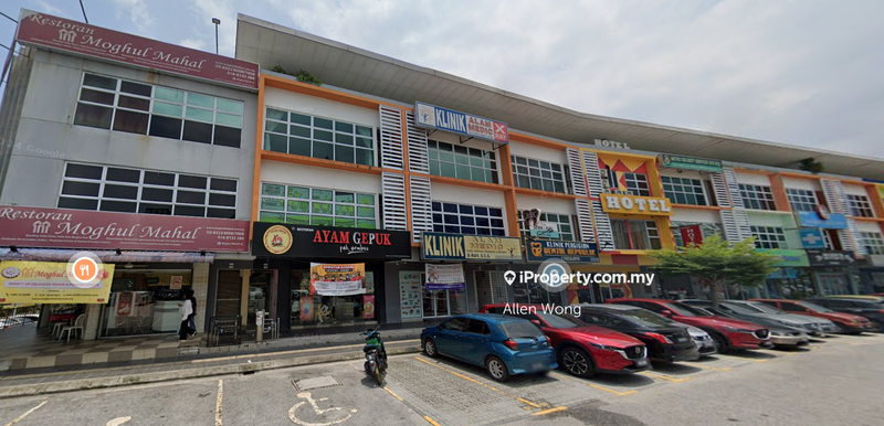 For Sale - Glomac Cyberjaya 3.5 Storey Shop Lot ROI 5++% Fully Tenanted