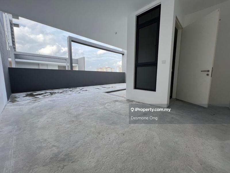 3.5-storey Terraced House for Sale in Taman Bukit Serdang, Seri Kembangan by Desmone Ong - iProperty.com.my