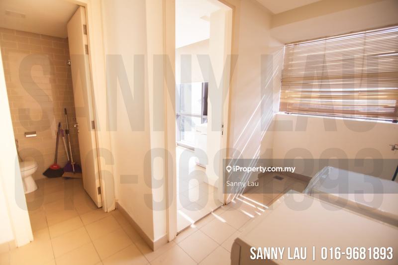 For Sale - 6 CapSquare