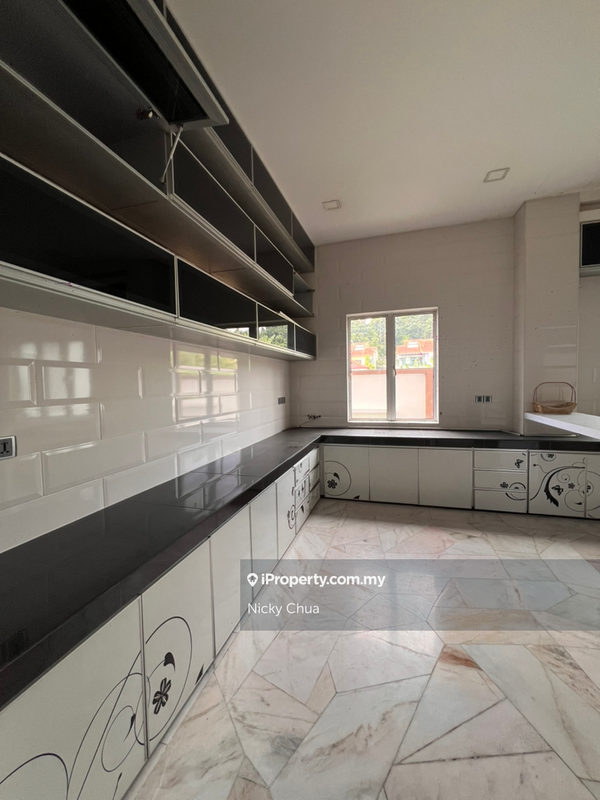 Banglo untuk Dijual di Nuri Indah 3 Storey Biggest Bungalow （Rasah Jaya）, Seremban oleh Nicky Chua - iProperty.com.my