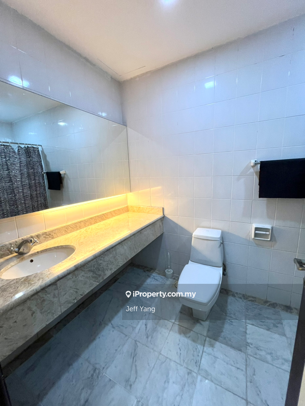 Kondominium untuk Dijual di The Straits View Condominium oleh Jeff Yang - iProperty.com.my