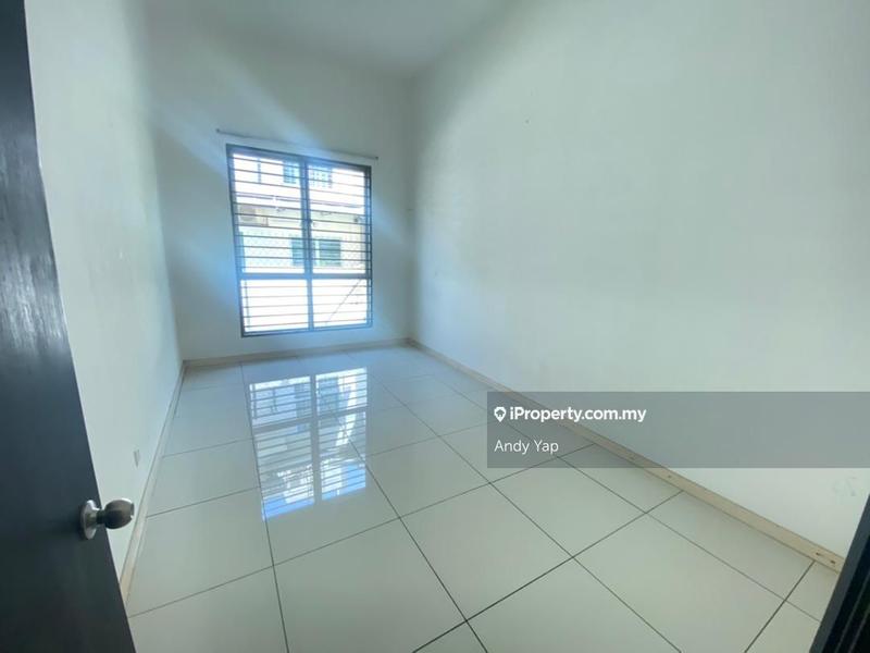 Rumah Teres 3-Tingkat untuk Dijual di Bandar Country Homes, Rawang oleh Andy Yap - iProperty.com.my