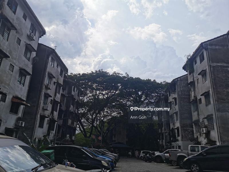 For Sale - Desa Petaling Flat