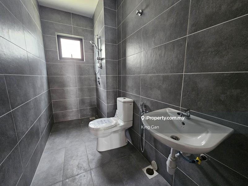 Rumah Berangkai 3 Tingkat untuk Dijual di Batu 9, Cheras oleh King Gan - iProperty.com.my