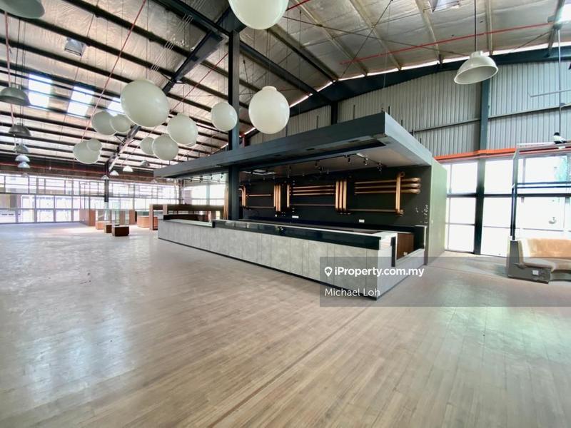 For Rent - Bandar Kinrara detached factory warehouse showroom (facing main road) Taman Perindustrian Kinrara