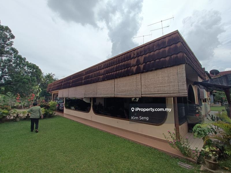 Bungalow House for Sale in Sunrise Park 11000 sqft, Kluang by Kim Seng - iProperty.com.my