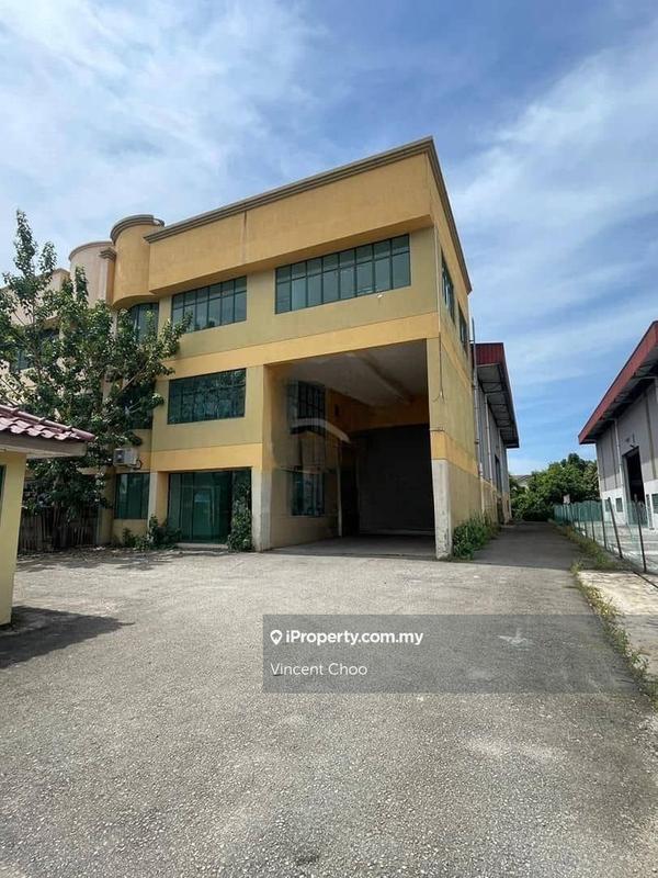 For Sale - BELOW MARKET ! | FREEHOLD | PRIME LOCATION