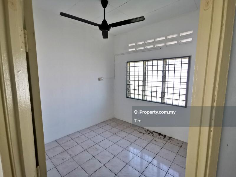 Rumah Berangkai 1 Tingkat untuk Dijual di bd77z, Batu Berendam oleh Tim - iProperty.com.my